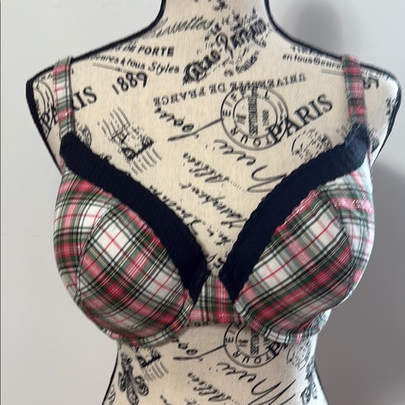 Victoria’s Secret Plaid Women's Bra with Black Accents - Picture 1 of 3
